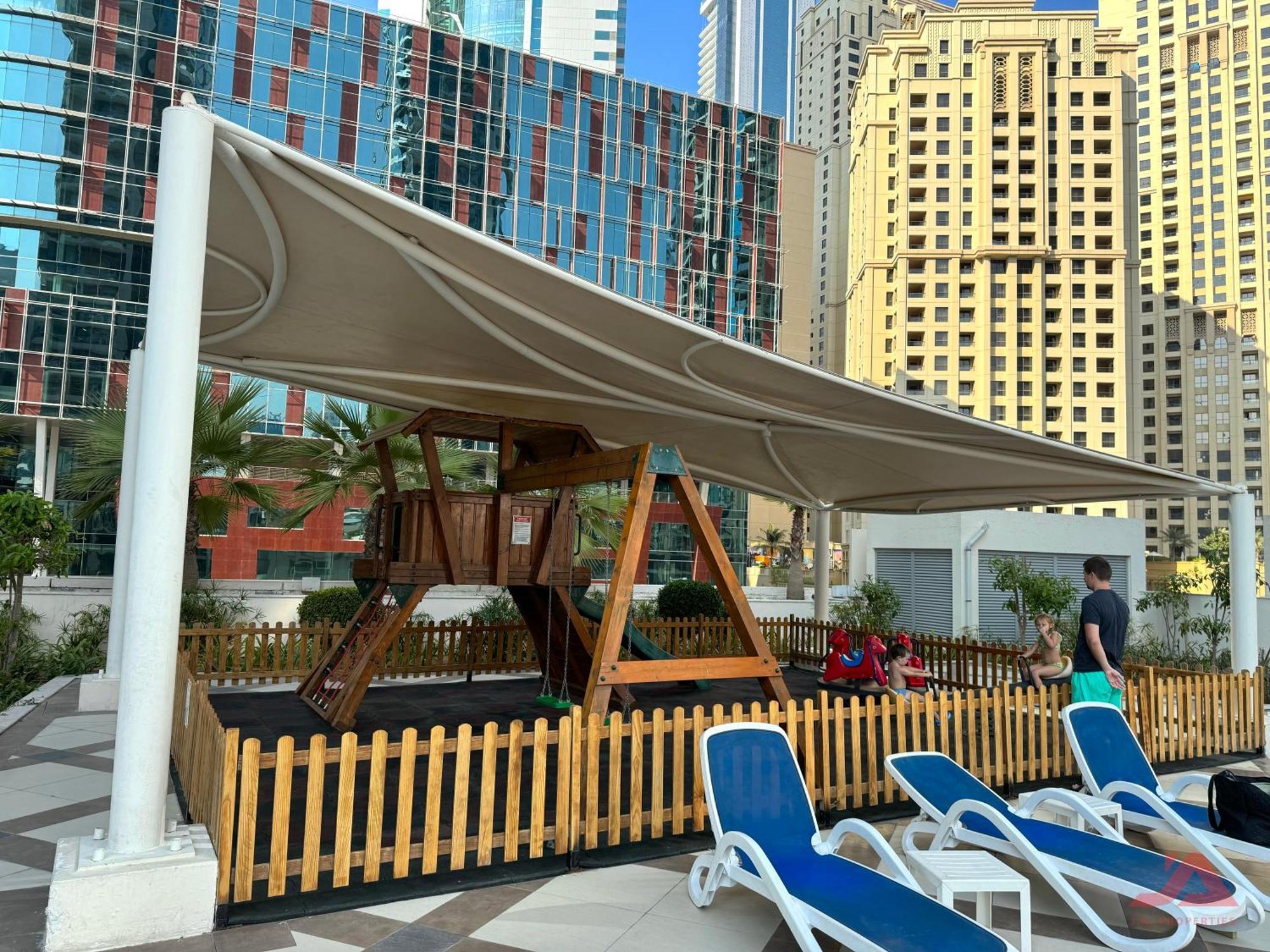 Cozy Marina View With Modern Gym & Pool, Steps To & Metro